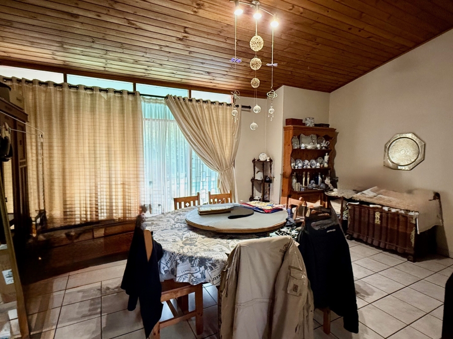 4 Bedroom Property for Sale in Bergzicht Western Cape